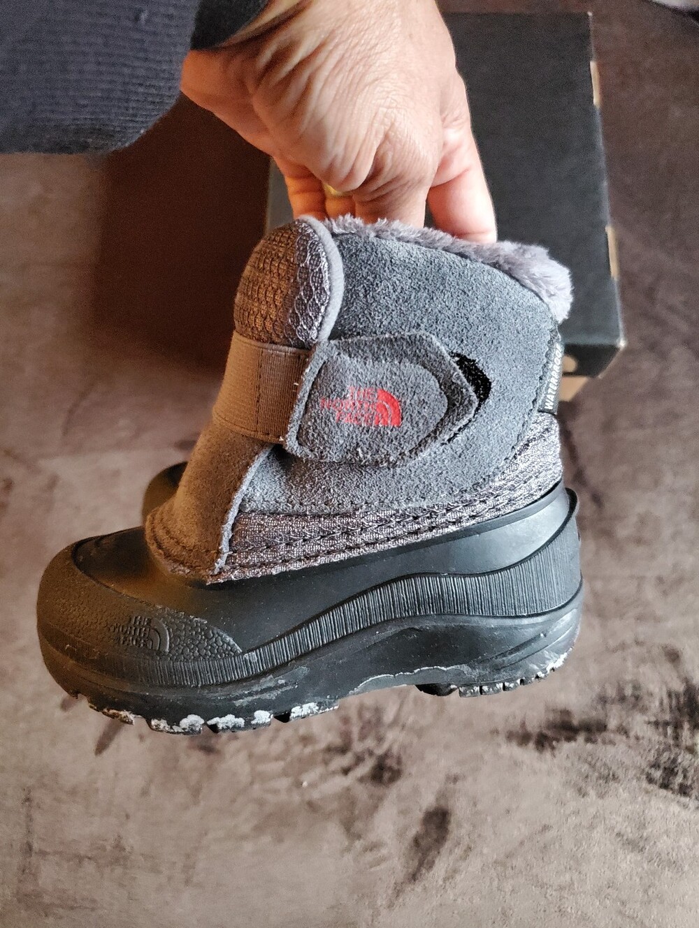 The North Face Kids Gray Winter Booties with Elastic Strap - Picture 5 of 7